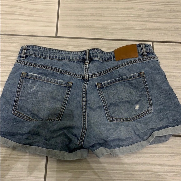 Billabong jean shorts. - Picture 2 of 2